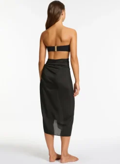 ELORA SARONG