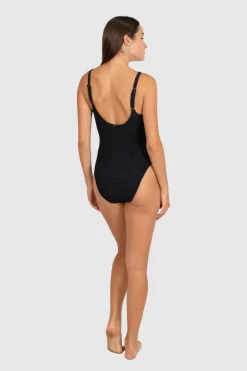 Ibiza D-E U.W One Piece