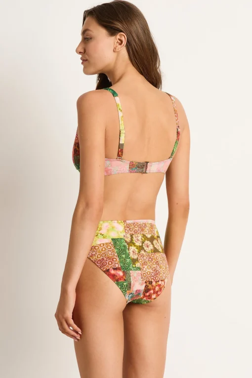 Shari Multi Fit Twist Crop