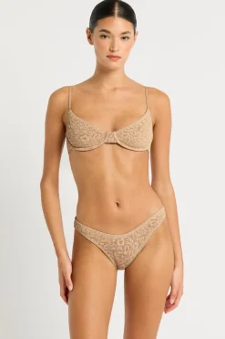 Sign Brief Leopard